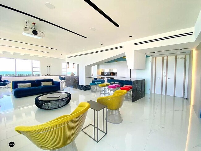 Building Photo - 5255 Collins Ave