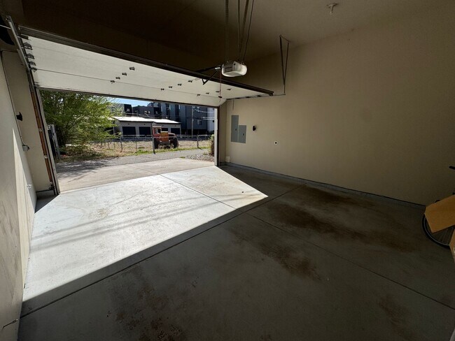 Building Photo - Perfect Sloan Lake Home with all the features and great views