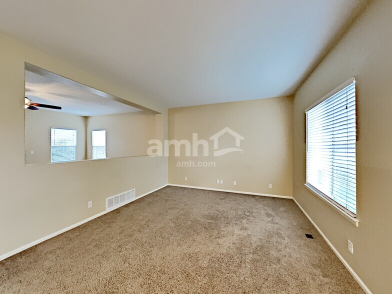 Building Photo - 13954 Ivy St