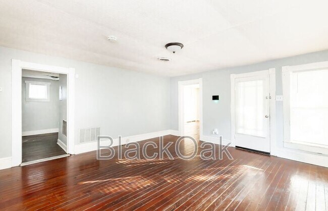 Building Photo - 917 Watt St