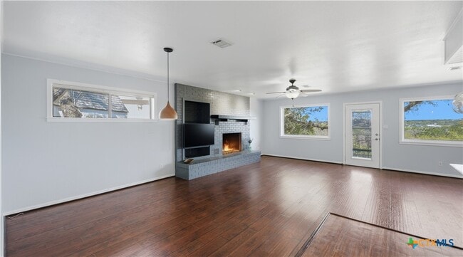 Building Photo - 1268 Lakeside Dr W