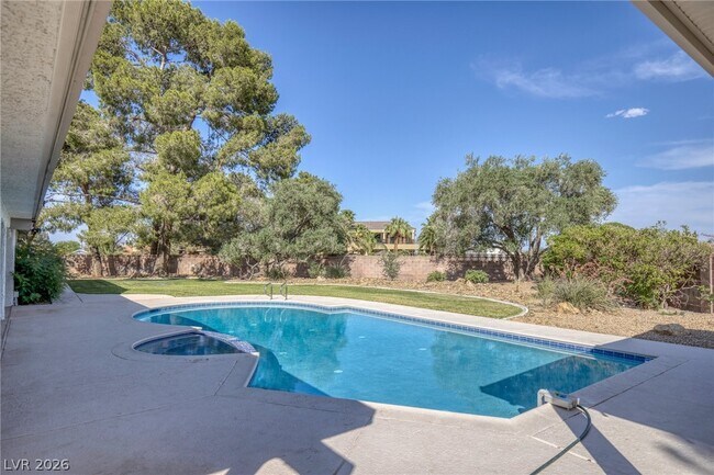 Building Photo - 4045 W Mardon Ave