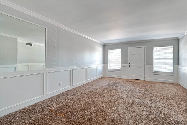 Building Photo - 9023 Gaylord Dr