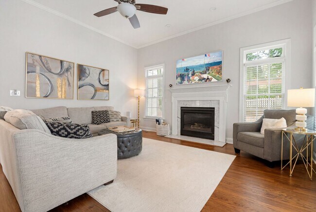 Building Photo - Gorgeous brick ranch with bonus room!!! Application Pending