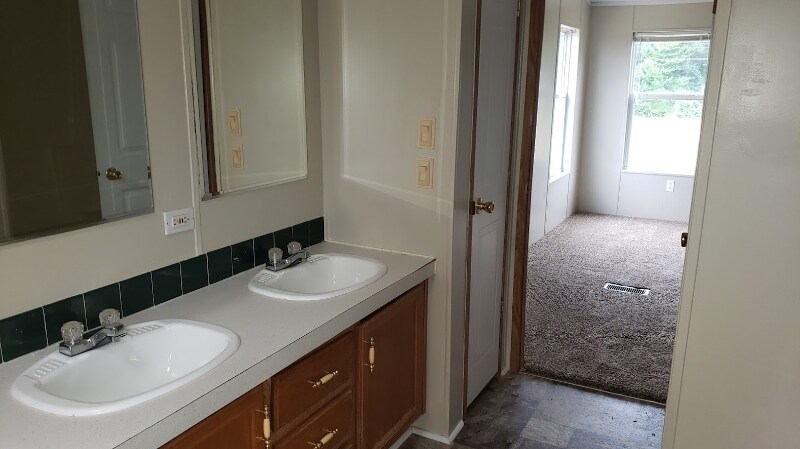 Building Photo - 1124 Eulalia Ln