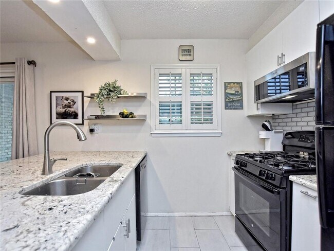 Building Photo - 7801 Shoal Creek Blvd