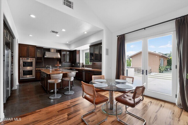 Building Photo - 9651 Sagebrush Ave