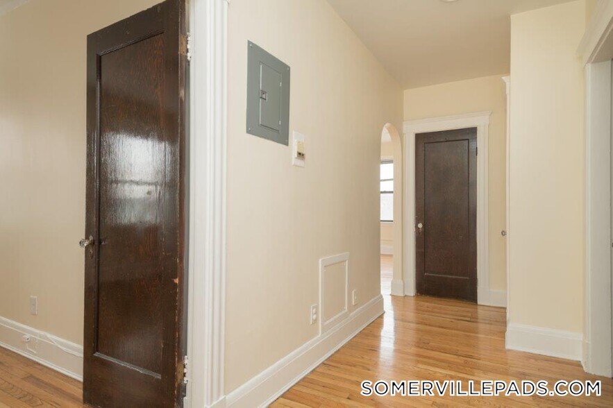 Building Photo - 123 Highland Ave