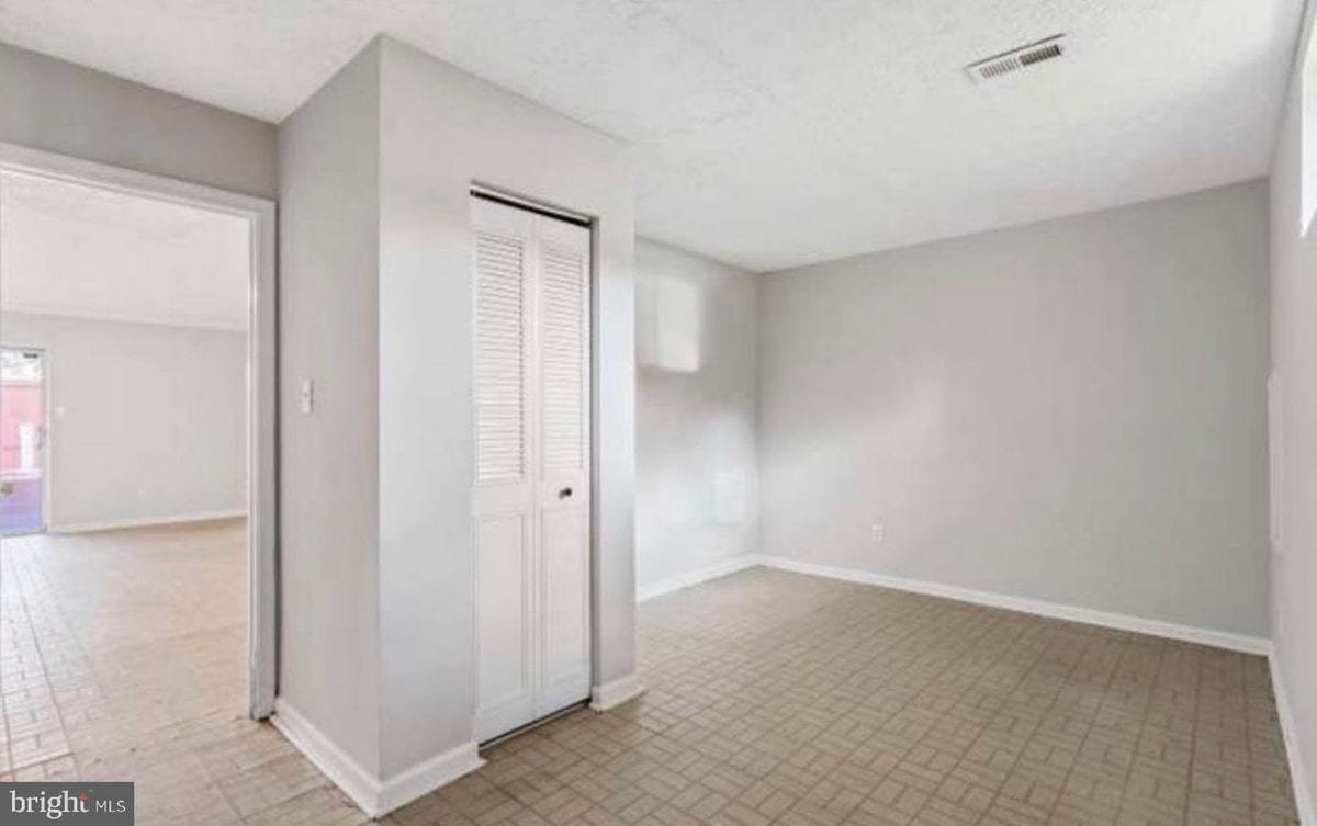 Building Photo - 5501 Woodlawn Manor Ct