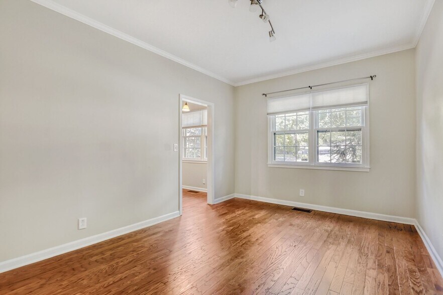 Building Photo - 229 Westchase Dr