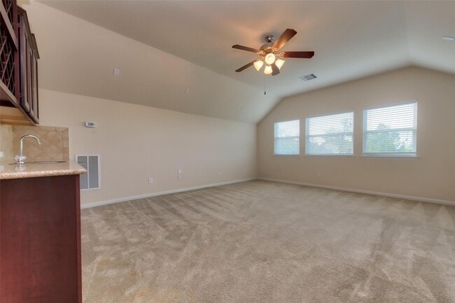 Building Photo - 6906 Patterson Dr