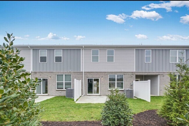 Building Photo - 442 Lydia Ashley Ln