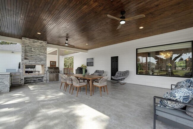 Building Photo - 26511 Meadow Ln