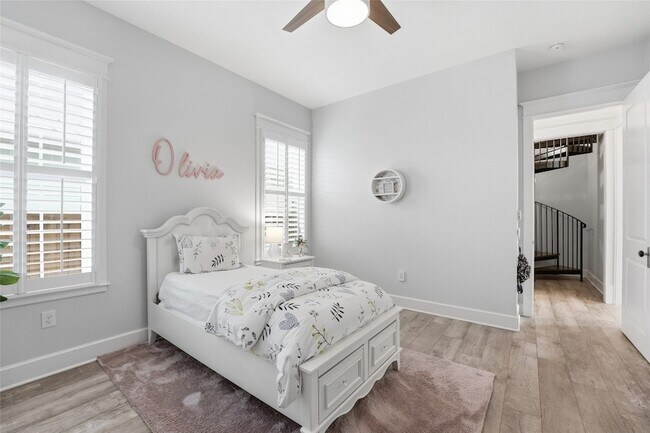 Building Photo - 10 Mariner Pass