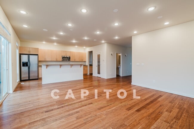 Building Photo - 3166 Vista Verde Ln SW