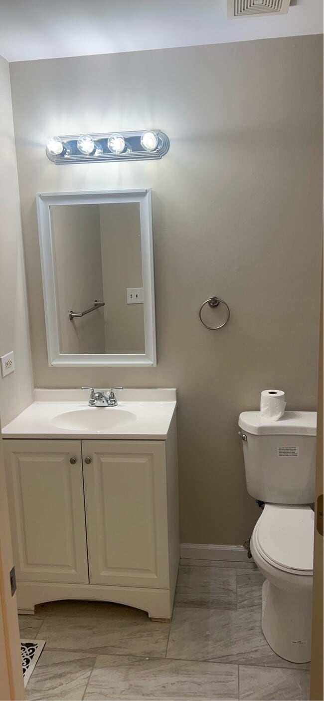 Building Photo - 2502 Berkshire Ct