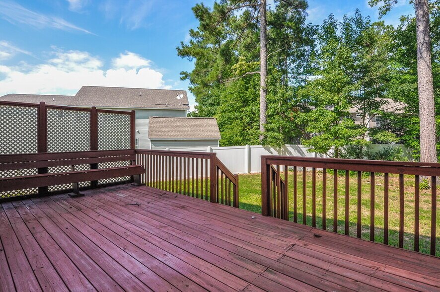 Building Photo - 221 Worthington Ct