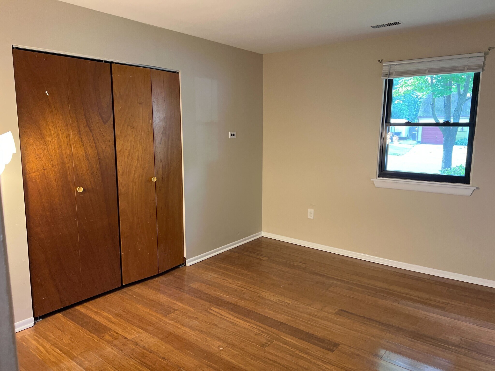 Building Photo - 101 Fantasia Dr