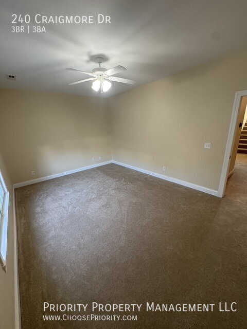 Building Photo - 240 Craigmore Dr