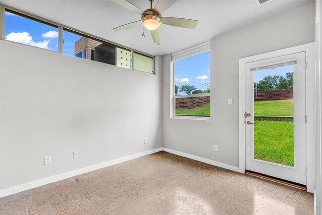 Building Photo - 5325 Sendero Hills Pkwy