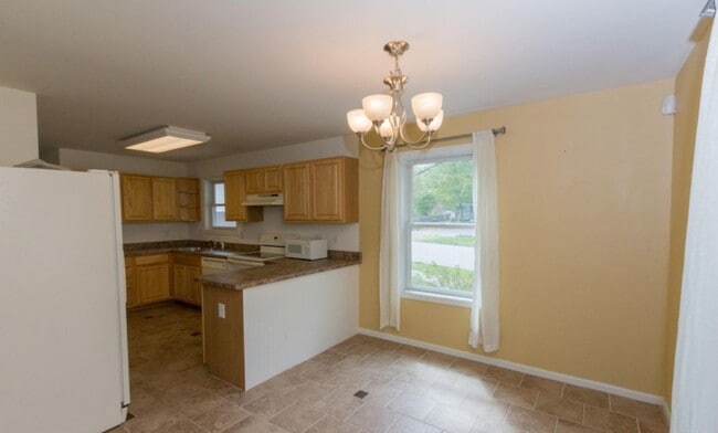 Building Photo - 14 Rowland St