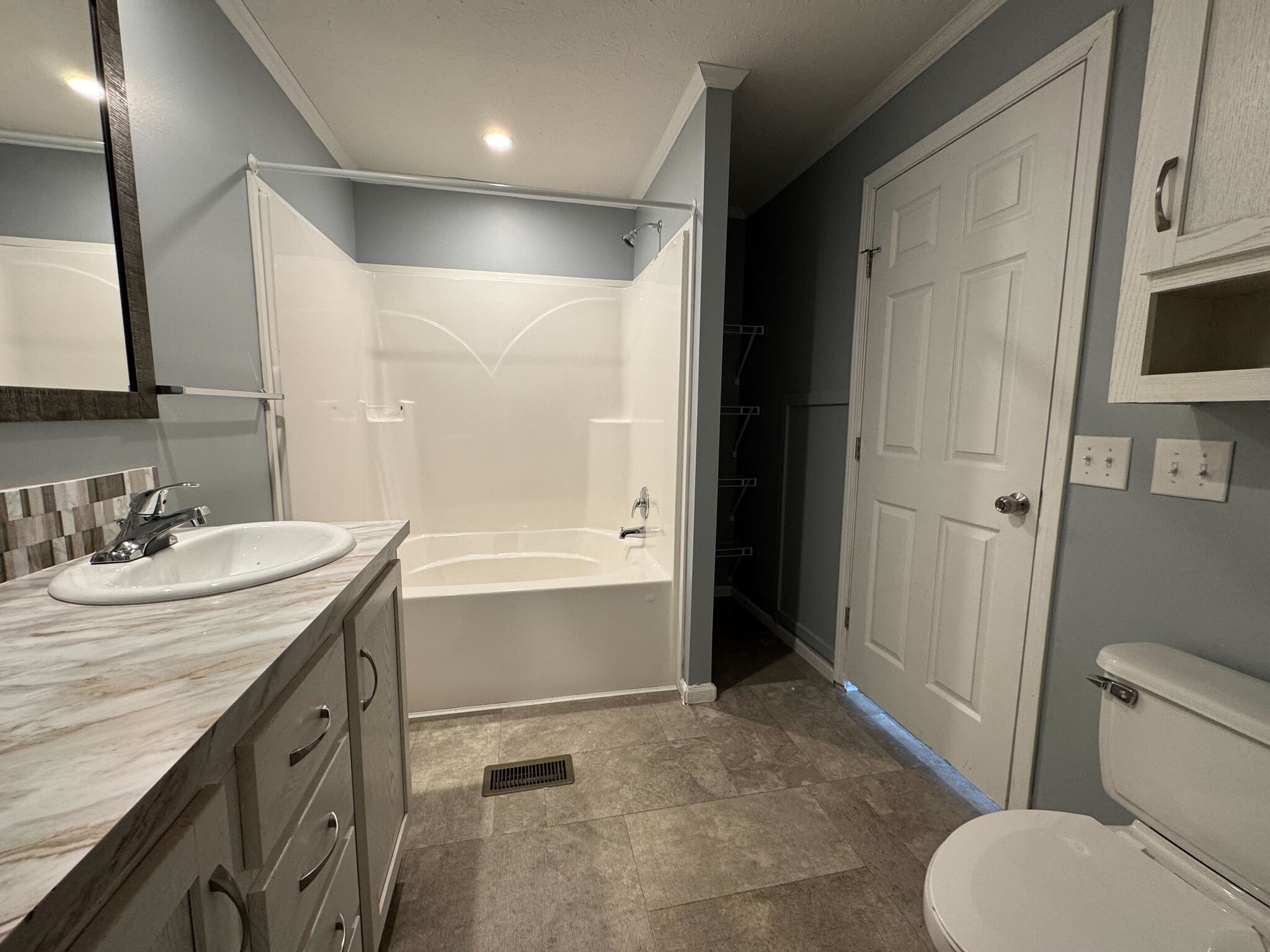 Building Photo - 2112 Bluebird Terrace NW