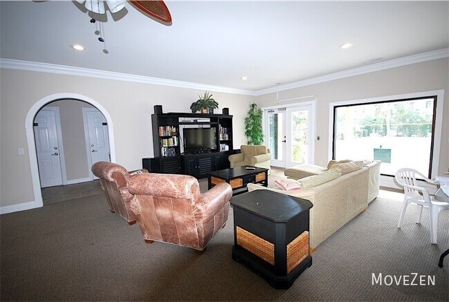 Building Photo - 111 Spencer Farlow Dr-