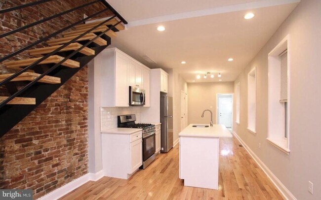 Building Photo - 758 N 43rd St