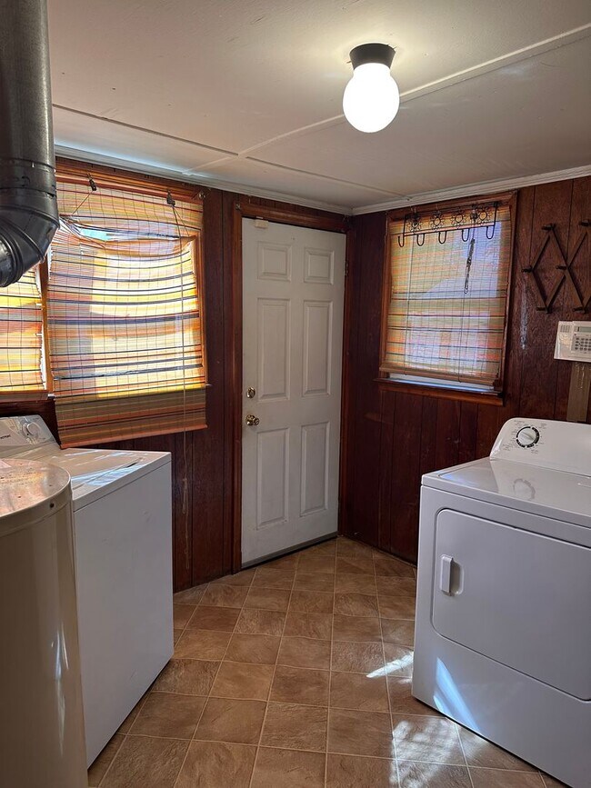 Building Photo - RENTAL HOME 2BD/1BTH