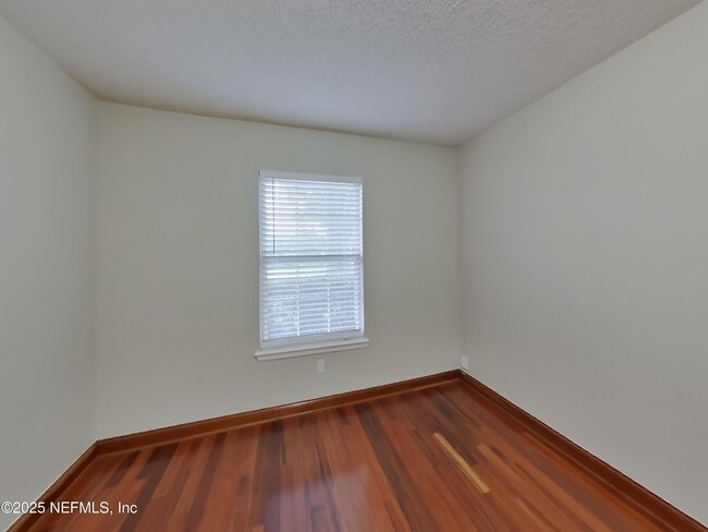 Building Photo - 477 Federal Hill Rd