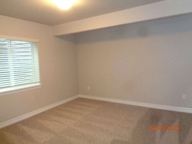 Building Photo - Lorson Ranch beauty