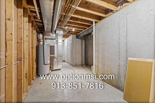 Building Photo - Move-in ready!