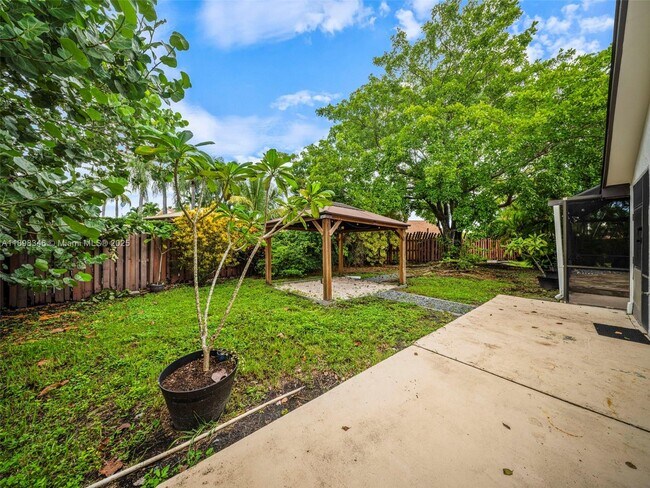 Building Photo - 15531 SW 54th Terrace