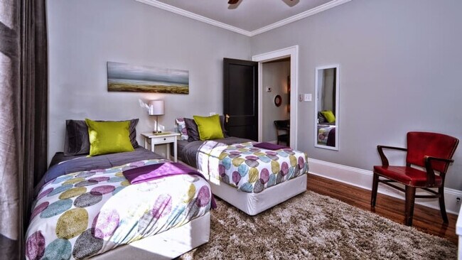 Building Photo - 500 Queens Rd