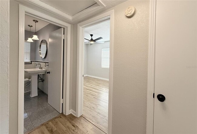 Building Photo - 105 N Aurora Ave