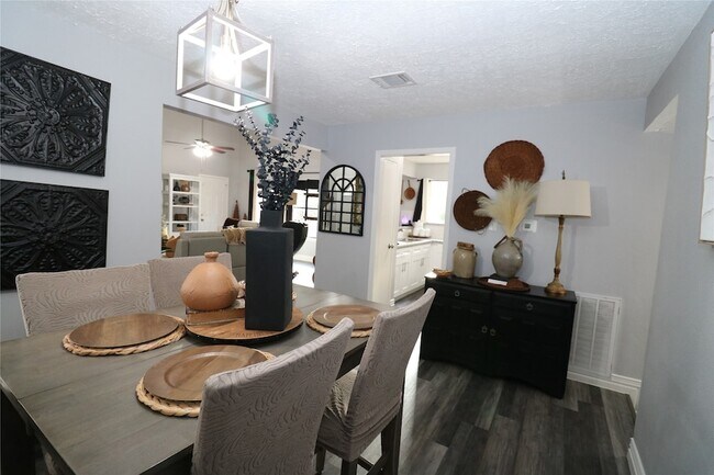 Building Photo - 25107 Spring Creek Dr