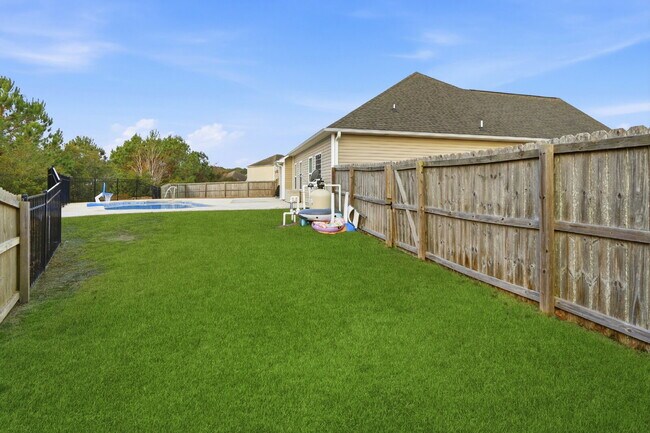 Building Photo - 124 Regatta Way