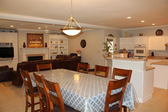 Building Photo - 355 Forest Hill-Irene Rd