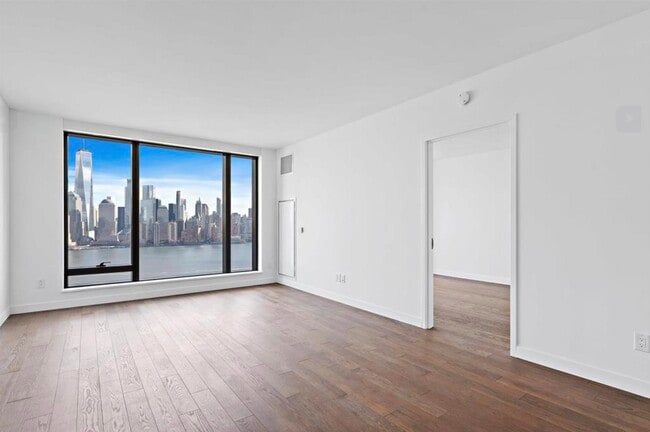 Building Photo - 99 Hudson St