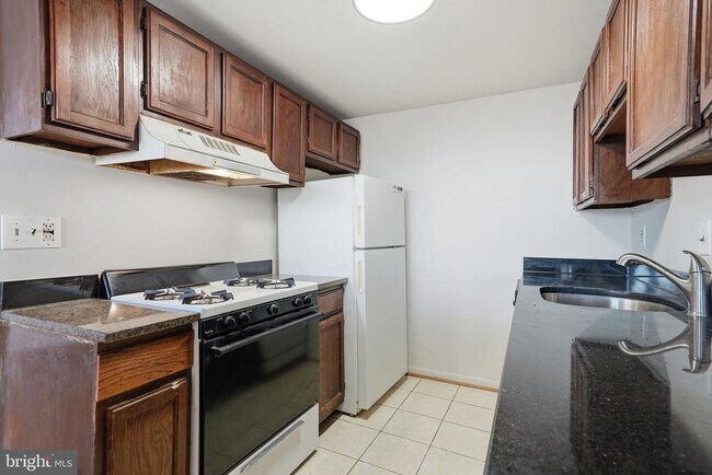 Building Photo - 4600 Duke St