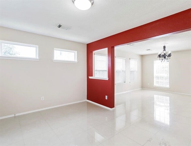 Building Photo - 11015 Shumard Oak Ct