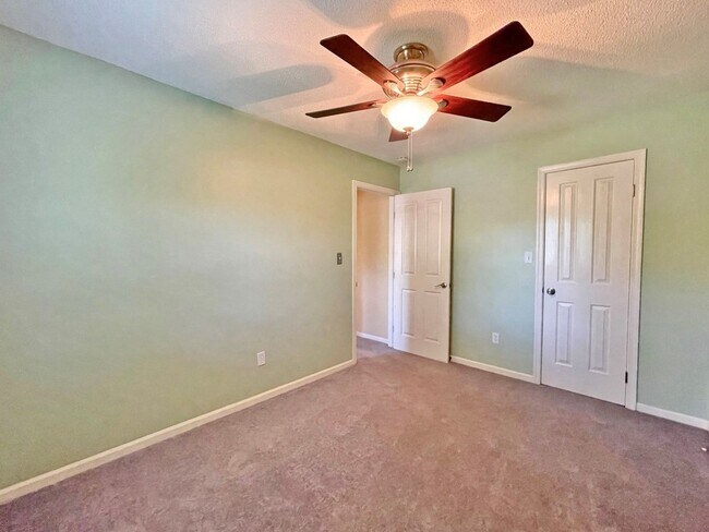Building Photo - READY 11-07-25!! 3-Bedroom Townhome at the...
