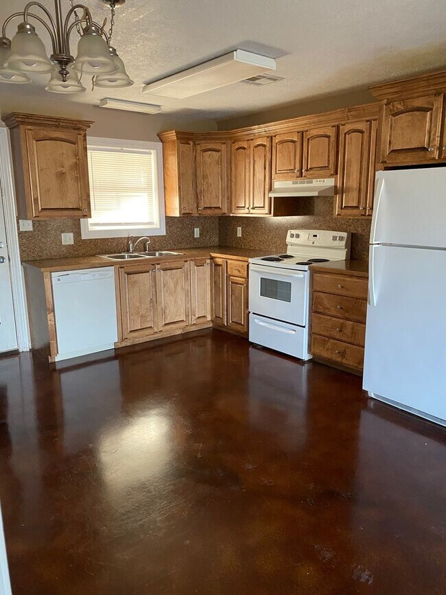 Building Photo - 2 Bedroom 1 Bath home for lease