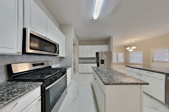 Building Photo - 18327 Bluewater Cove Dr