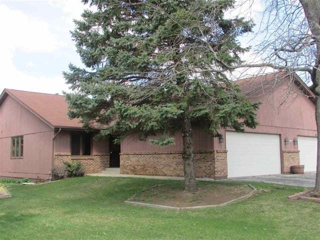 Building Photo - 612 Queens Ct