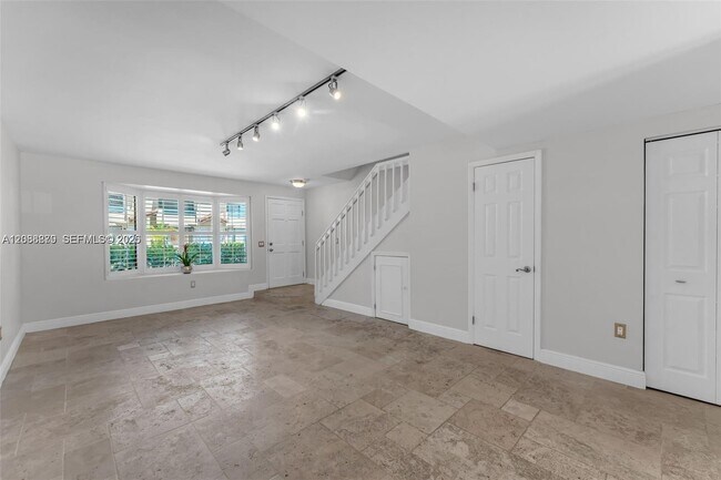 Building Photo - 7871 SW 102nd Ln