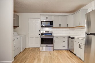 Building Photo - Fully updated 2/1 In Levelland!