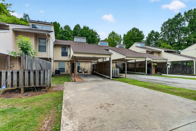 Building Photo - 6393 Hawthorne Terrace
