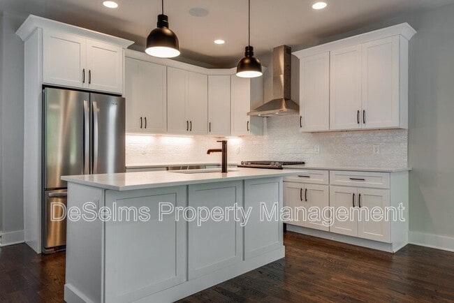 Building Photo - 2221B Winford Ave