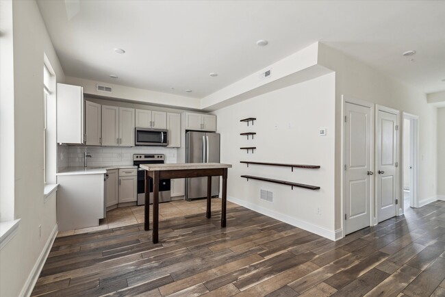 Building Photo - 4015 Baring St